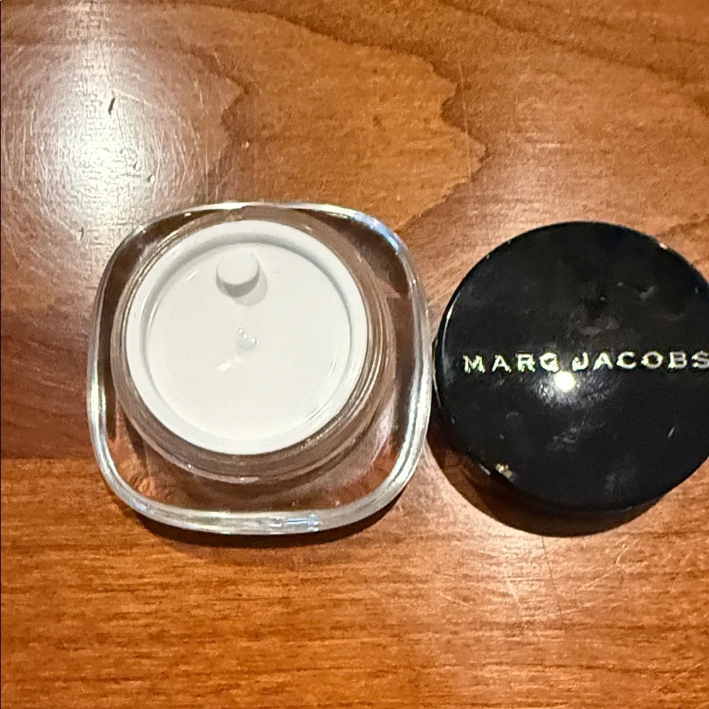 Marc Jacob’s Remarkable Concealer - Picture 5 of 5